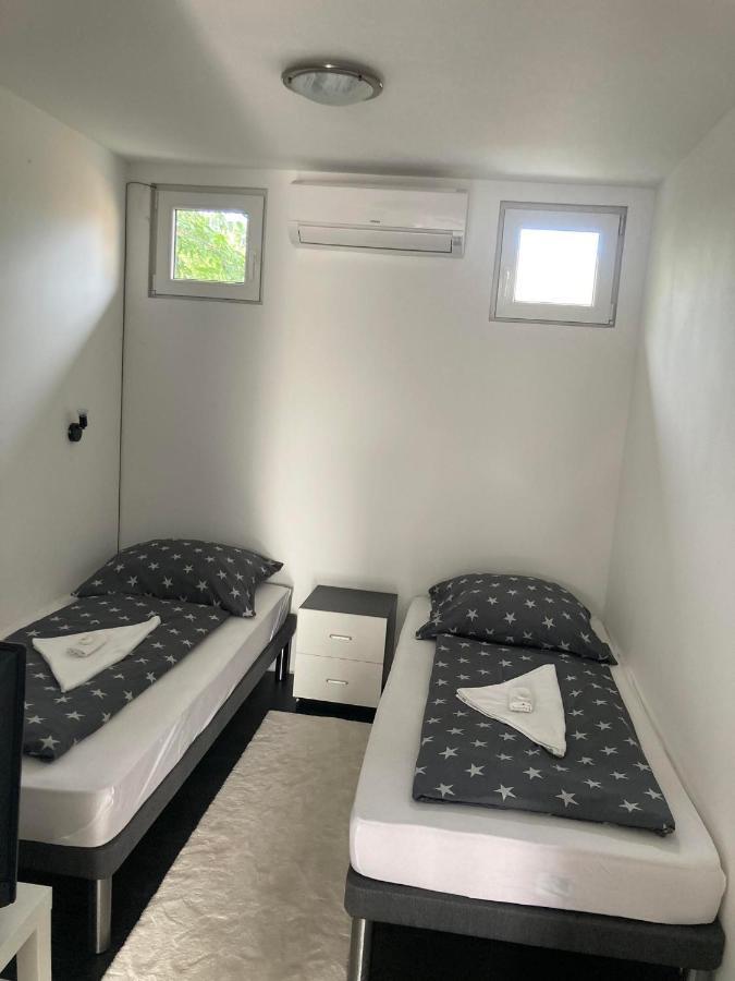 Arany Apartman Aparthotel Cegled Bagian luar foto