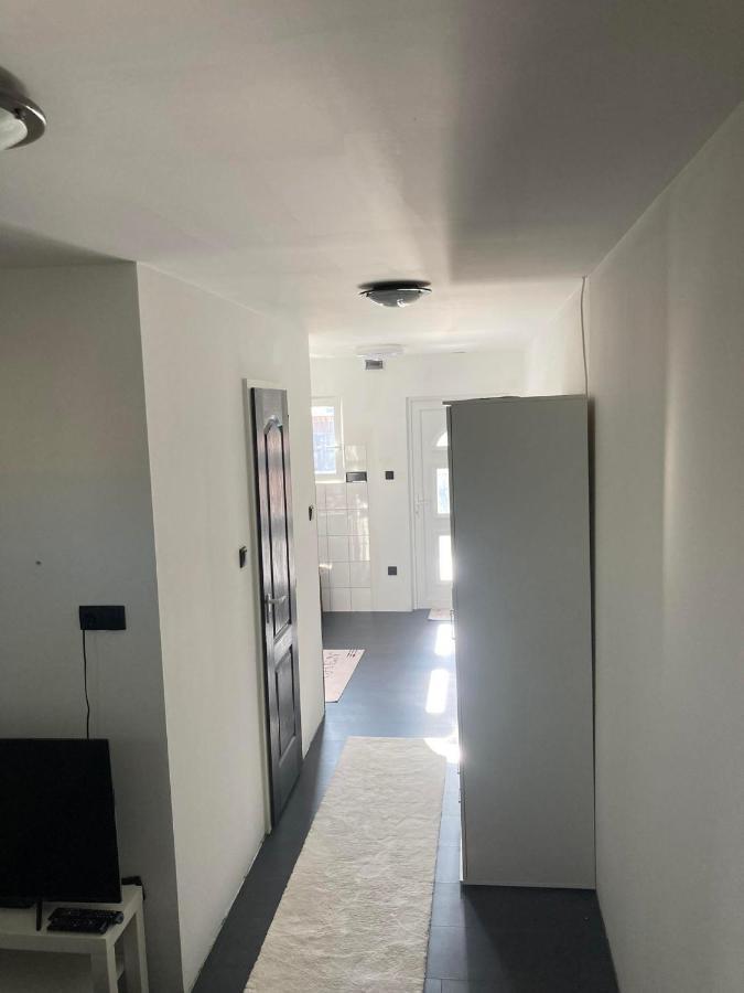 Arany Apartman Aparthotel Cegled Bagian luar foto